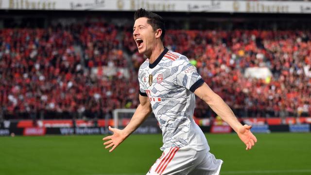 永利yl23411-告别低谷找回进球节奏 莱万双响引发药厂大崩盘