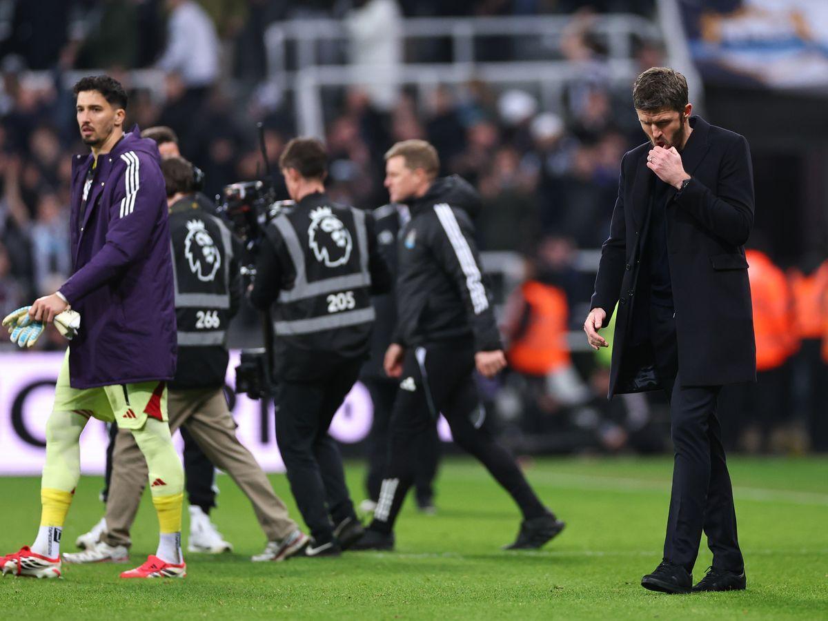 yl23455永利-不装了！卡里克发飙，赛后举动说明一切：曼联球员让他失望透顶